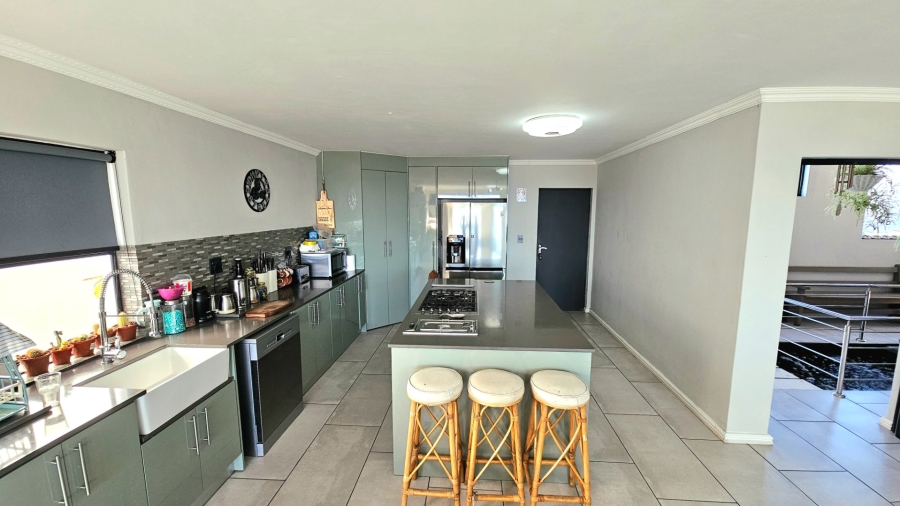 5 Bedroom Property for Sale in Sandy Point Beach Estate Western Cape
